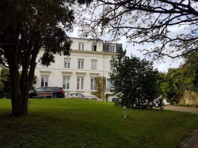 Appartement 3 LE HAVRE CENTRE VILLE CALME - DANS MAISON BOURGEOISE T3 DE CARACTERE AVEC GARAGE ET STATIONNEMENT